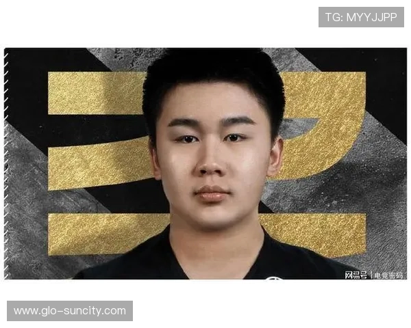 外国游戏主播听到枪声后突然沉默现场气氛紧张引发观众热议